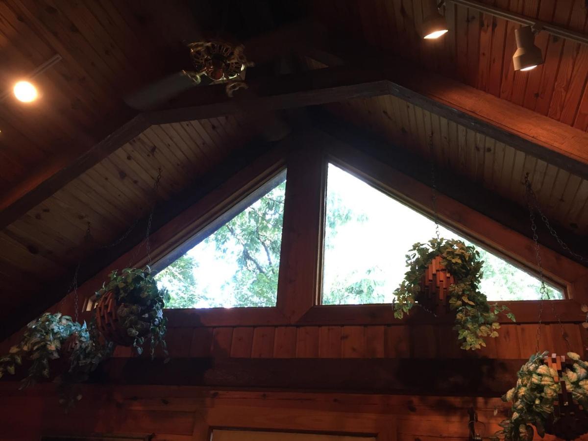 Cherokee Mountain Log Cabins Юрика Спрингс Экстерьер фото